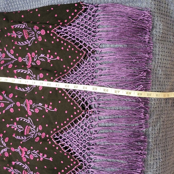 Vintage Crossing Pointe embroidered black skirt with fringe in size 10 - Picture 11 of 11